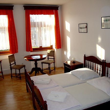 Penzion Aviatik Čáslav Exterior foto